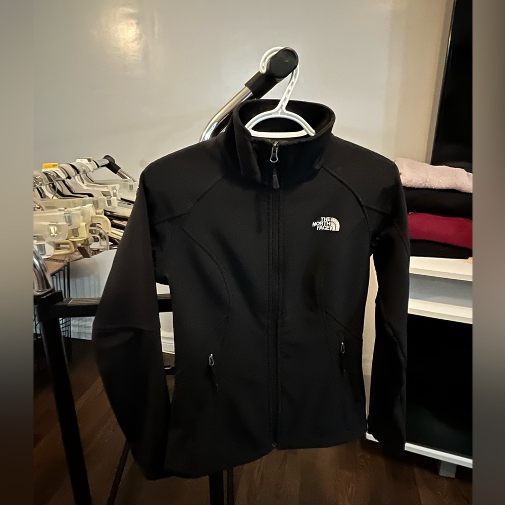 Black North Face Jacket, great condition! Size xs